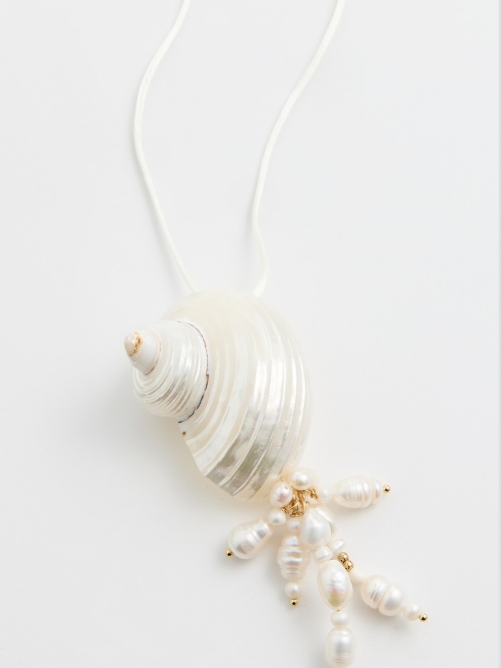 Mother-of-Pearl Shell Necklace with White Freshwater Pearls